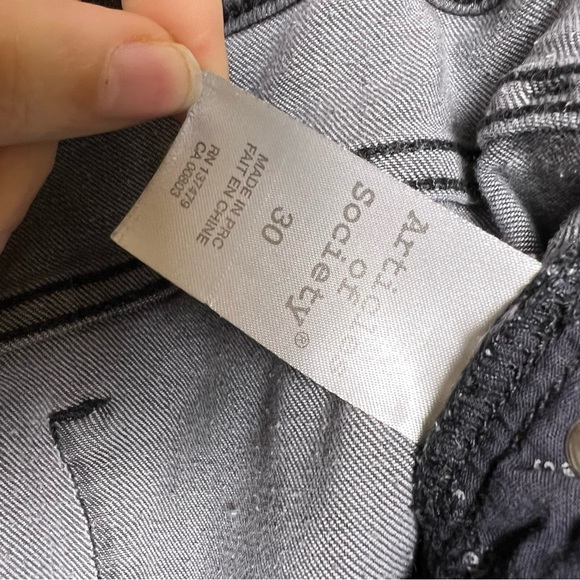 Articles of Society Raw Hem Skinny Jeans - Size 30 - Picture 4 of 9